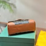 GYD Saigon – Borsa – Rosso