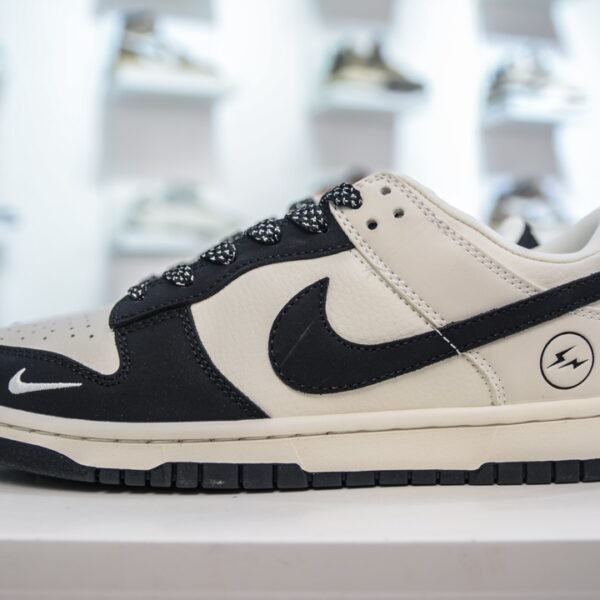 NK Dunk Low x Fragment - Sneakers