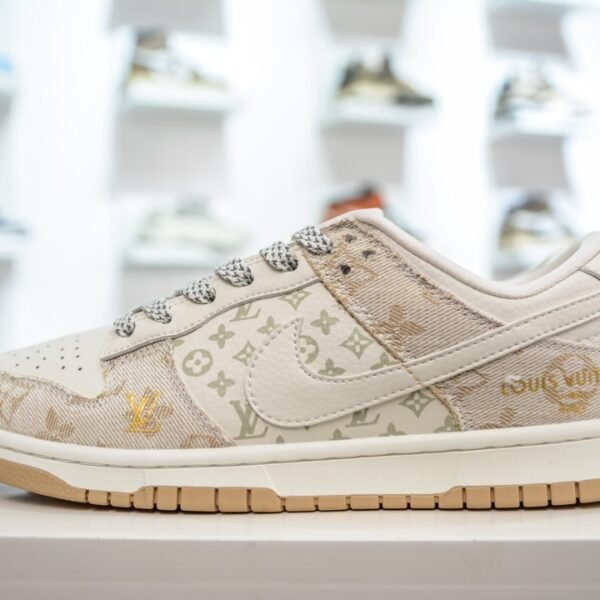 NK Dunk Low x LV Monogram - Sneakers
