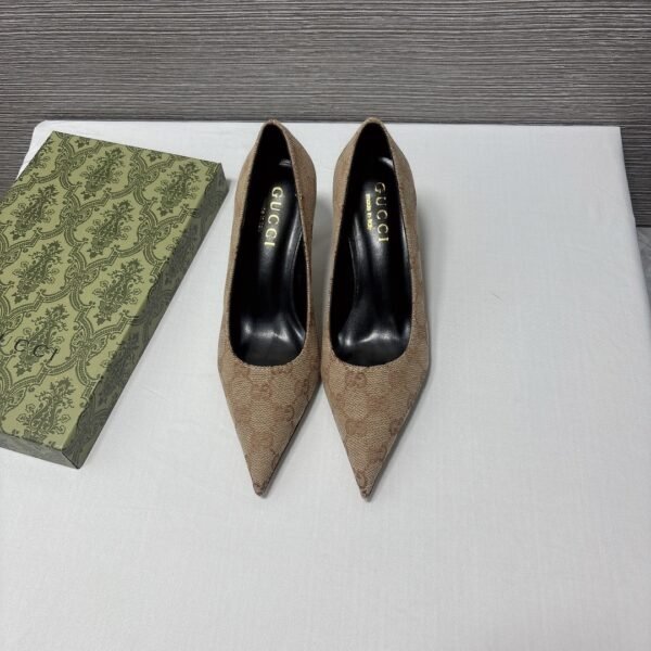 GG GG Marmont Pointed Toe Pump - Heels