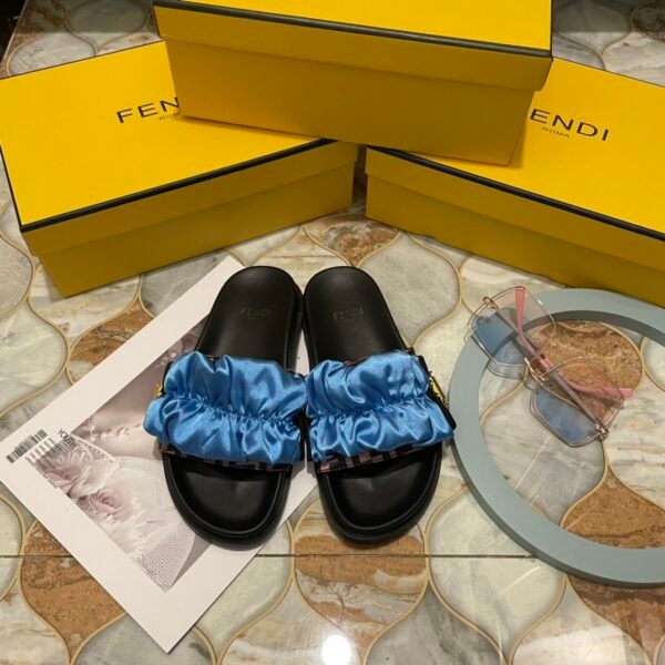 FD Colibri Ruffle - Slides