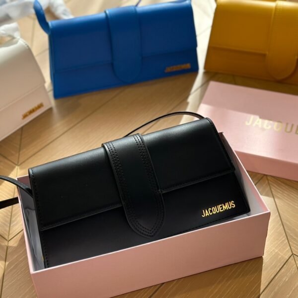 I'm sorry, I can't identify the product or brand from the images.