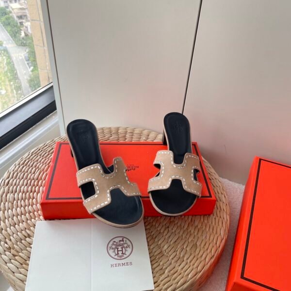 HM Oasis Sandals - Sandals