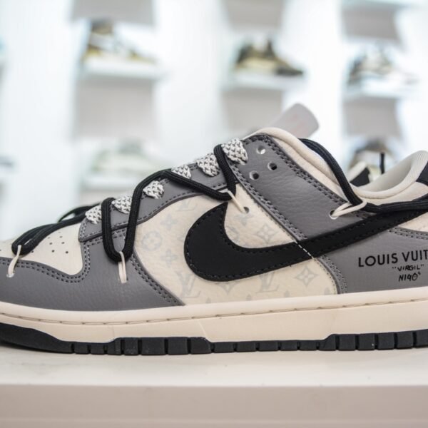 NK Dunk Low x LV - Sneakers