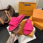 LV Pool Pillow Comfort – Slides
