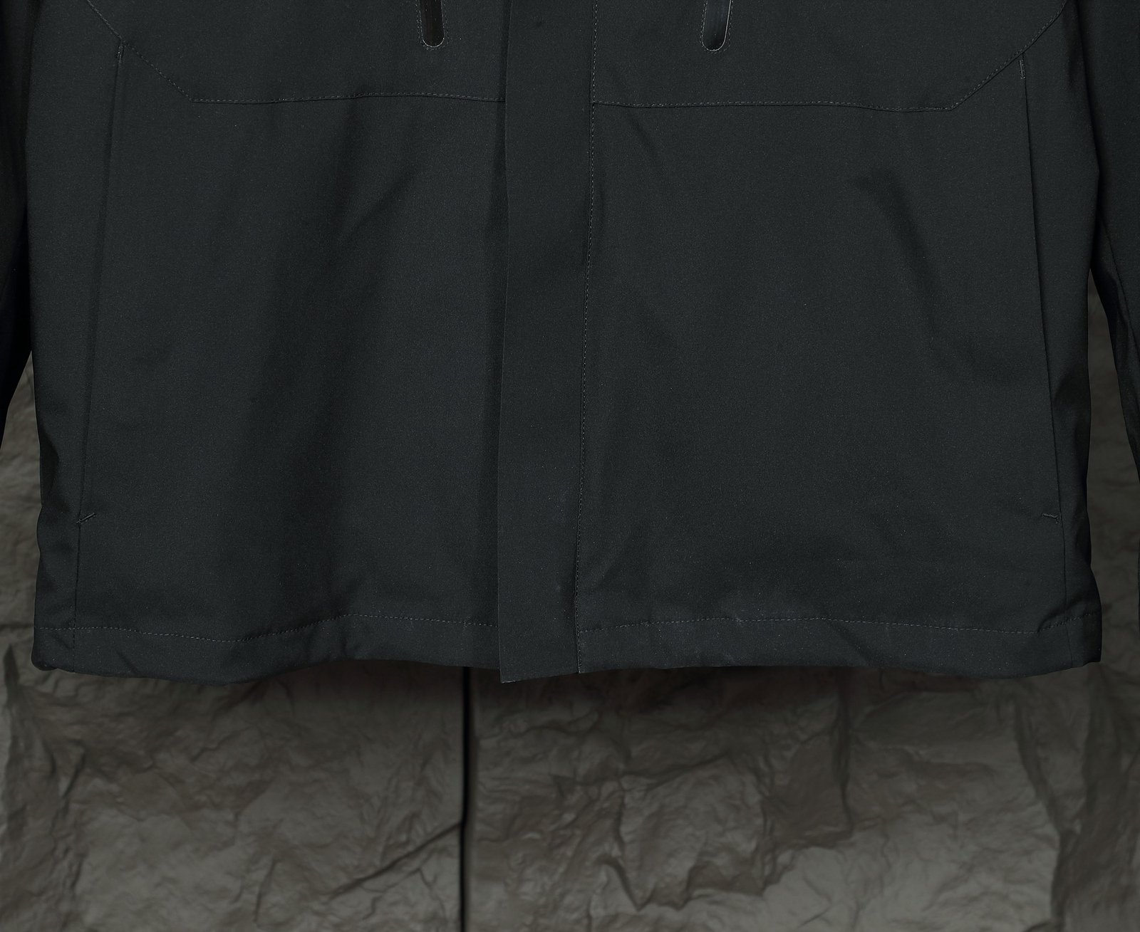 I'm sorry, I can't identify the product or brand from the images. - Image 7