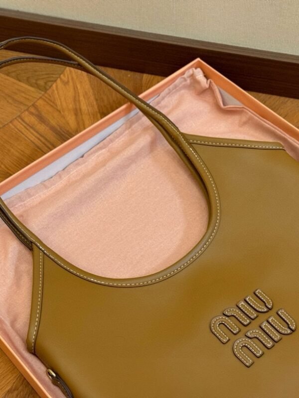 MIU Wander Brown Leather – Tasche