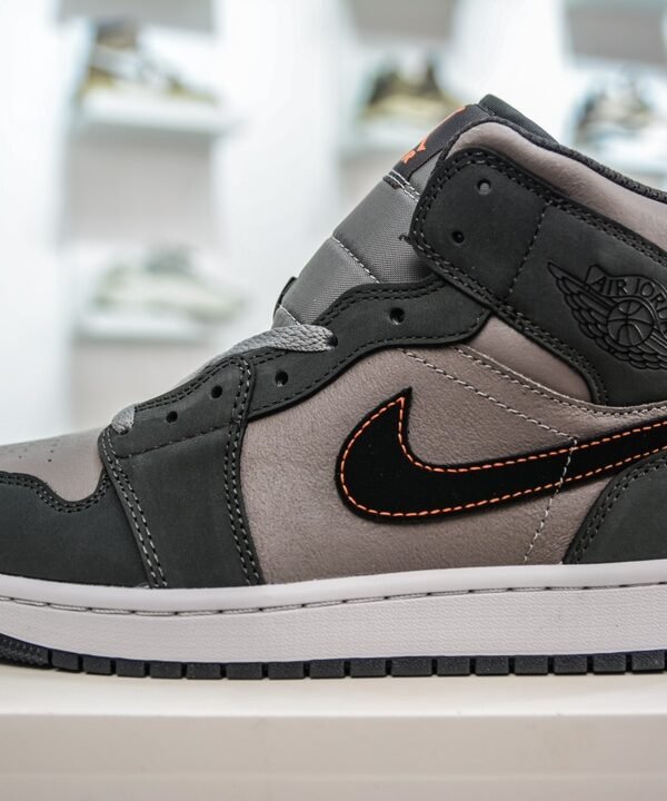 NK Air Jordan 1 Mid – Baskets – Gris