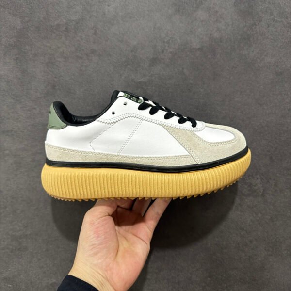 ```plaintext
Onitsuka Tiger DELECITY - Sneakers
```
