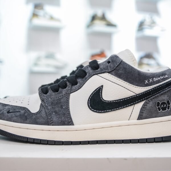 NK Air Jordan 1 Low x Bearbrick - Sneakers