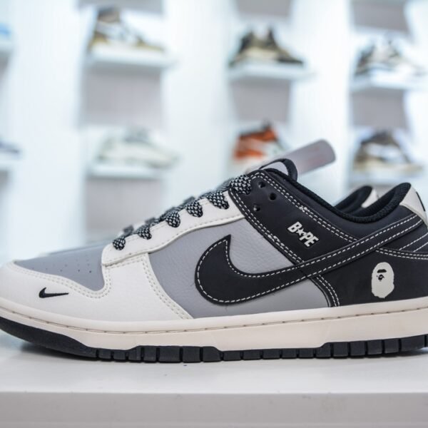 NK Dunk Low x BAPE - Sneakers