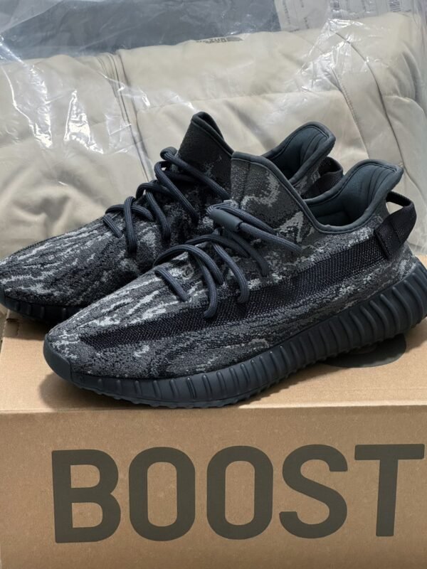 AD Yeezy Boost 350 V2 Carbon – Sneaker