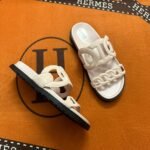 HM Chypre Beige Suede – Slides