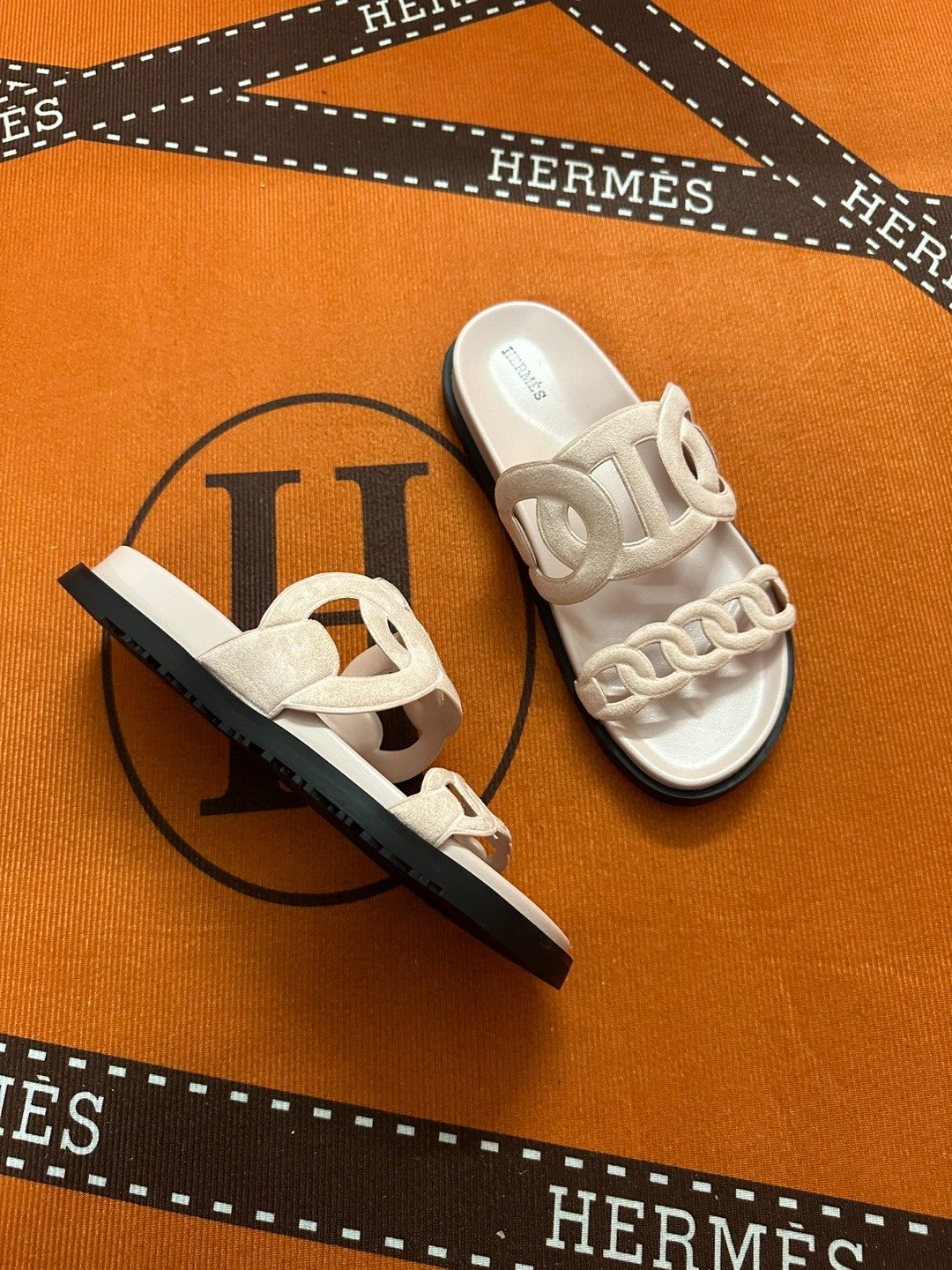 HM Chypre Beige Suede - Slides - Image 2