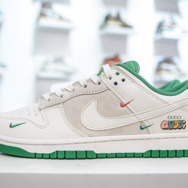 NK Dunk Low SB x GG - Sneakers