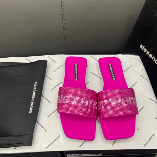I can't identify the brand or model of this product.