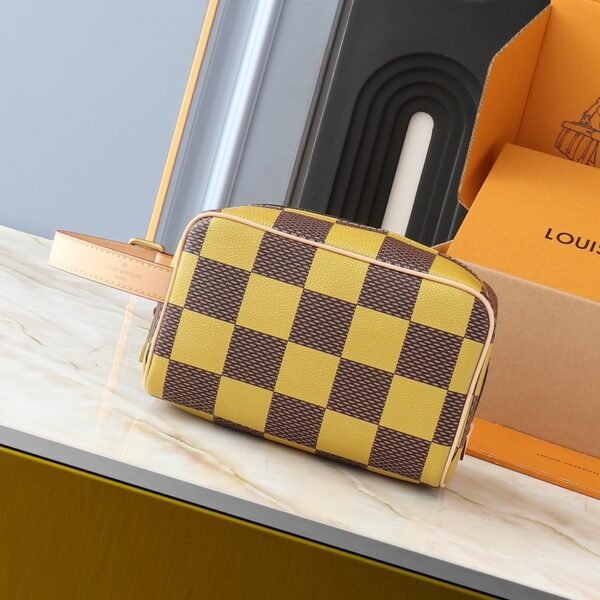 LV Toiletry Pouch 26 - Bag