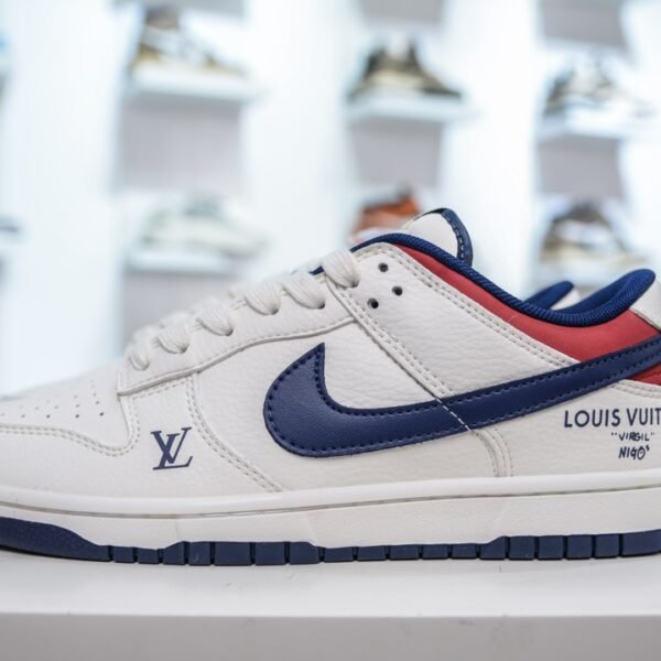 NK Dunk Low x LV - Sneakers