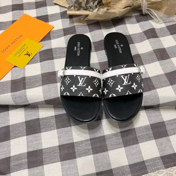 LV Waterfront - Slides