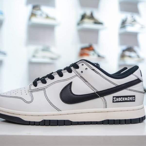 NK Dunk Low - Sneakers