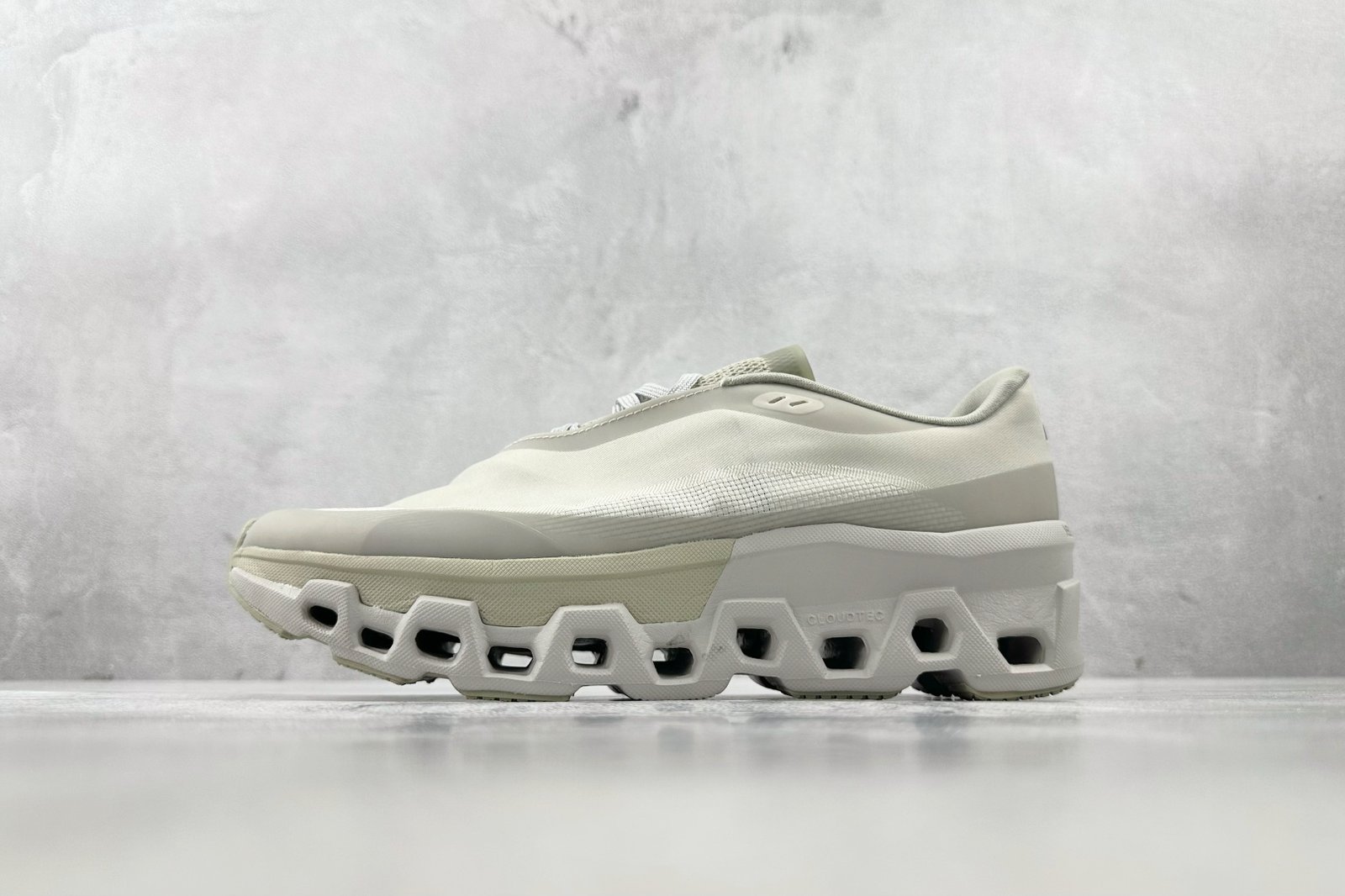 On Cloudmonster - White