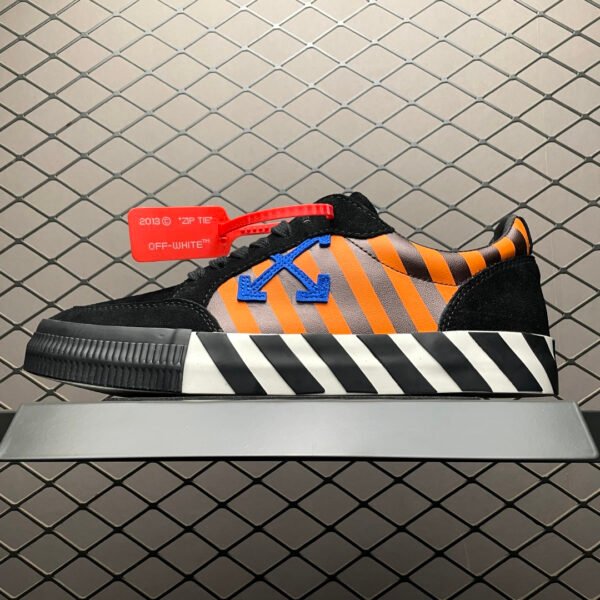OW Vulcanized Low Top Orange/Black - Sneakers