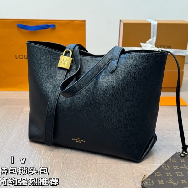 LV Lockme Shopper - Bag
