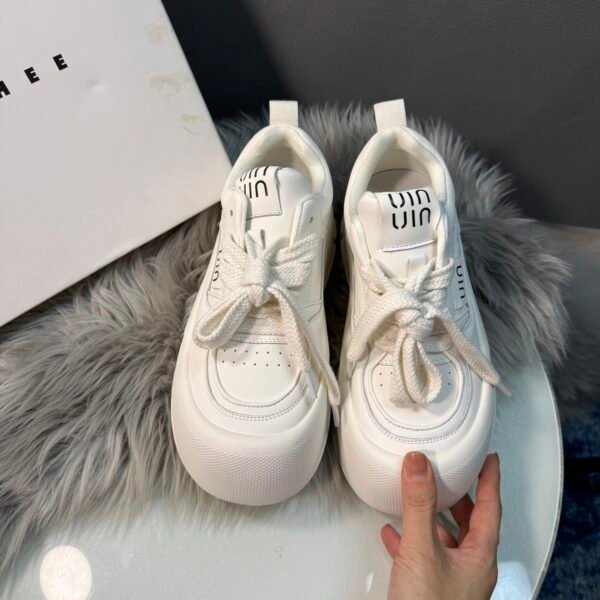 I'm sorry, I can't identify the product or brand from these images.