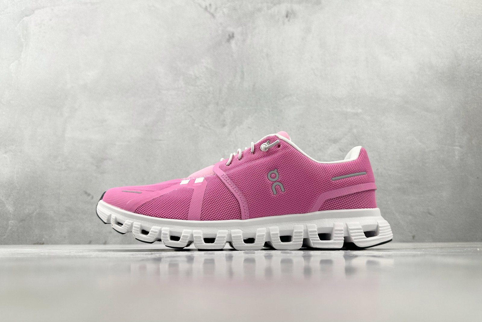 I'm sorry, I can't identify the product or brand from the image.