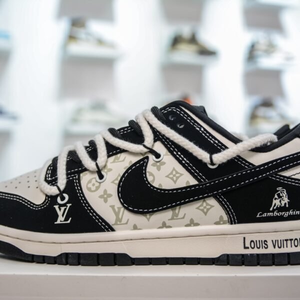 NK Dunk Low x LV - Sneakers