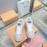 MIU Distressed Sneakers – Sneakers – Red