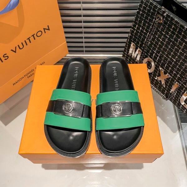 LV Waterfront - Slides