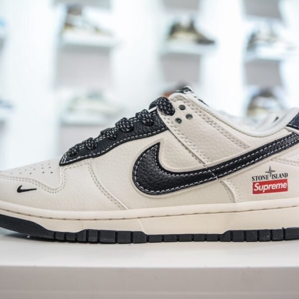 NK Dunk Low Stone Island x Supreme - Sneakers