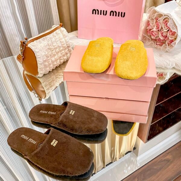 MIU Pointe - Slides