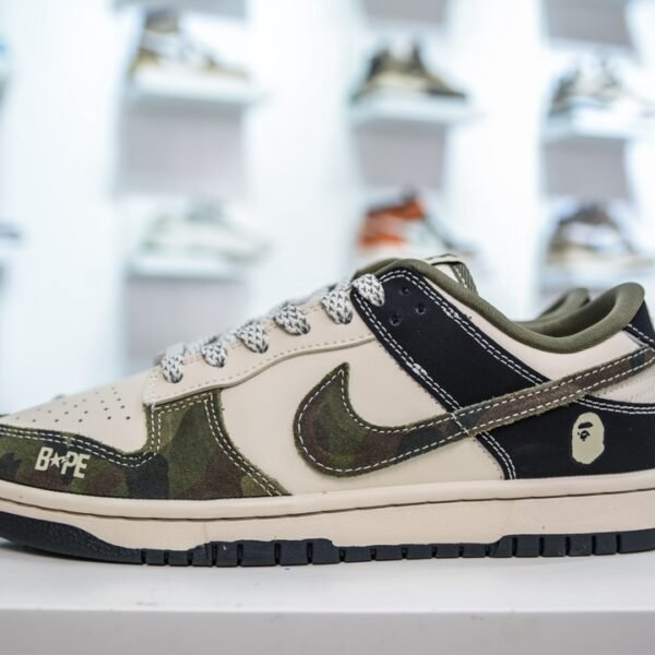 NK SB Dunk Low BAPE - Sneakers