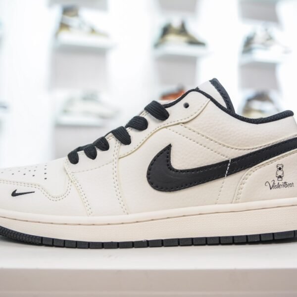 NK Air Jordan 1 Low Bearbrick - Sneakers