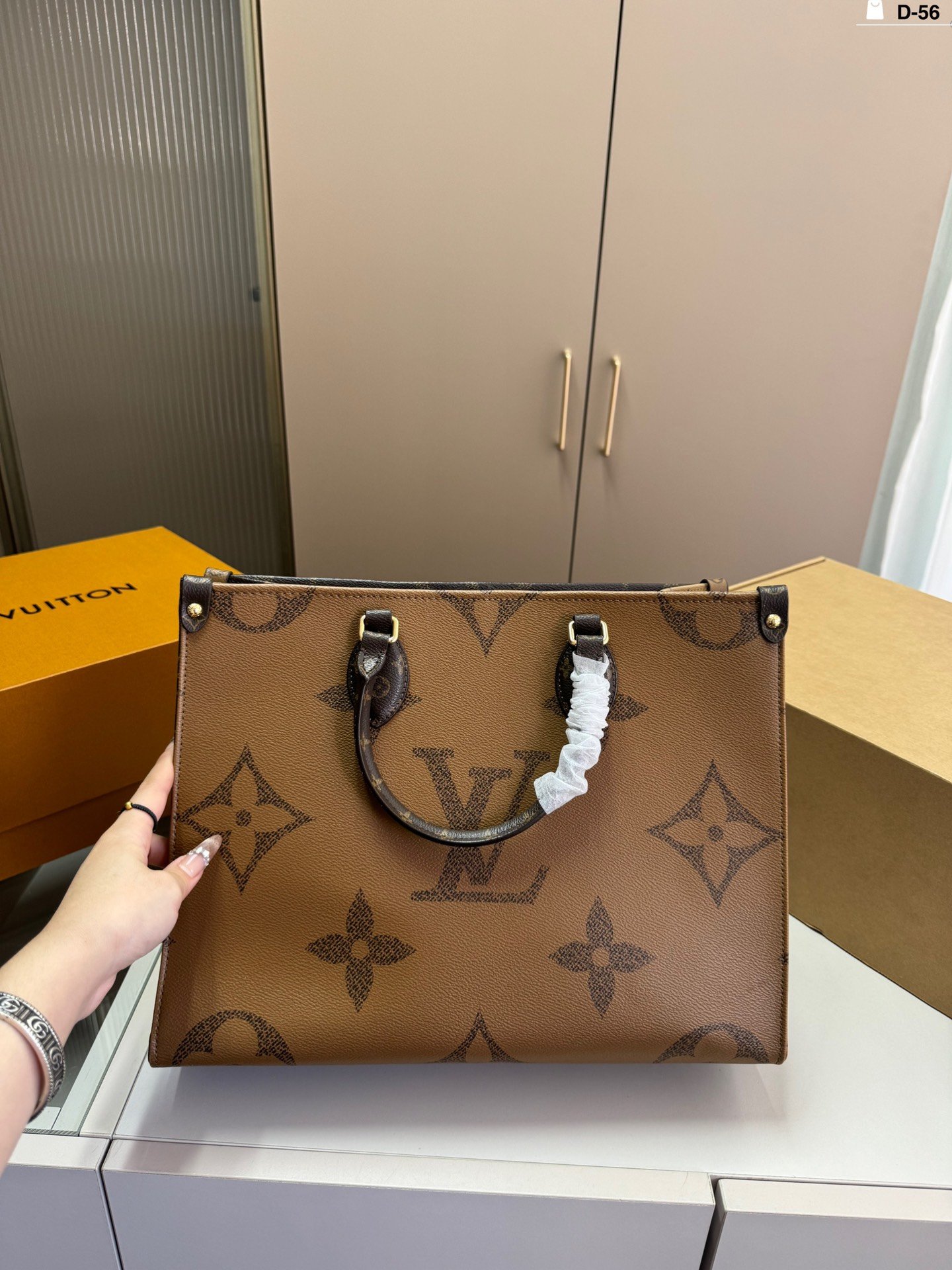 LV OnTheGo GM Monogram Reverse - Bag - Image 4