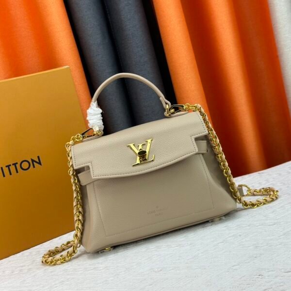 LV Capucines BB Beige Leather - Bag