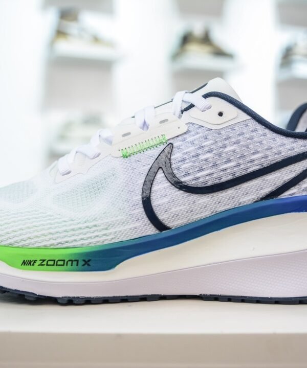 NK Zoom Vomero 16 – Baskets