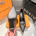LV Madeleine Pump – Heels