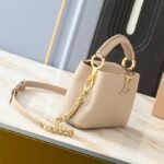 LV Capucines BB Beige Leather – Borsa