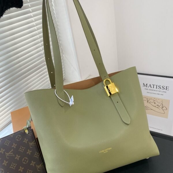 LV Lockme Shopper - Bag