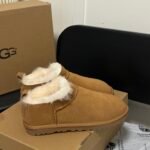 UGG Classic Ultra Mini – Stivali