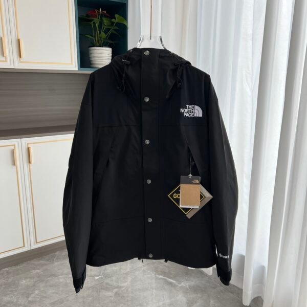 ```
TNF 1990 Mountain Jacket GTX - Jacket
```