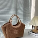 MIU Shearling Tote Brown/Beige Shearling – Borsa