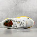 HK Bondi 8 – Sneakers – Orange
