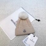 MCL Cable Knit Beanie Beige Wool – Cappello – Rosso