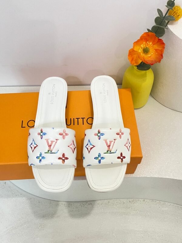 LV Pool Pillow Comfort White Multicolor Monogram – Claquettes