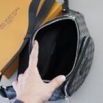LV Discovery Bumbag – Marsupio