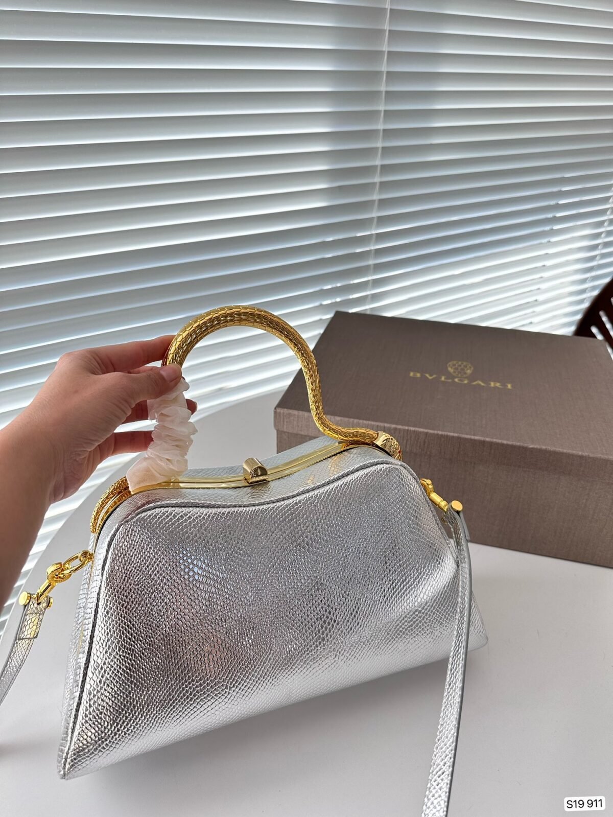 BV Serpenti Forever Top Handle – Borsa – Oro — 3